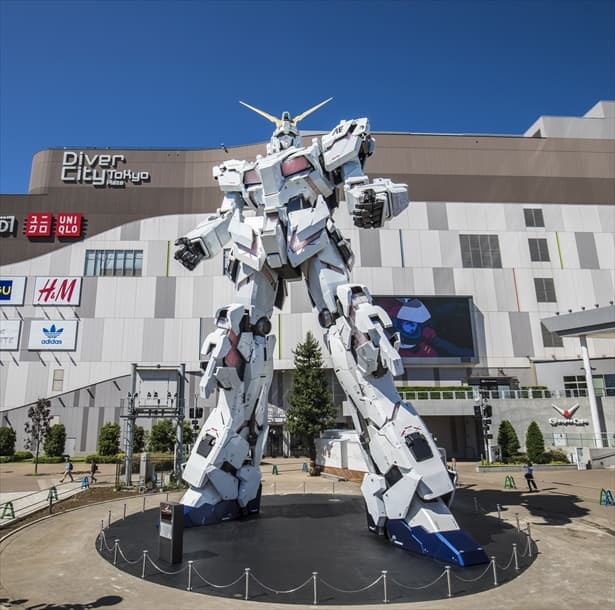 DiverCity Tokyo Plaza & Gundam Statue
