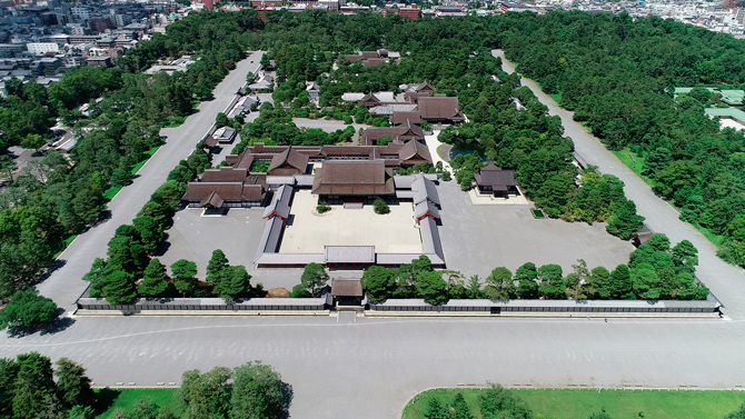 Kyoto Imperial Palace Park in kyoto, Japan - Expansive public park surrounding the former imperial residence, offering free entry, historical architecture, gardens, and peaceful green space in central Kyoto.