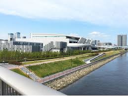 Toyosu Fish Market in tokyo, Japan - The world's largest fish market and successor to Tsukiji, featuring state-of-the-art facilities, famous tuna auctions, and observation decks overlooking the bustling wholesale operations.